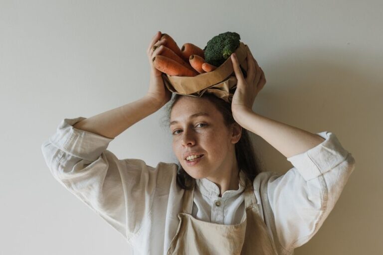 Como a alimentação pode influenciar seu humor e quais alimentos priorizar para uma saúde mental equilibrada