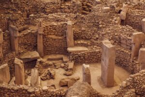 Descubra os 7 mistérios antigos das civilizações que ainda não foram resolvidos e suas implicações para a história