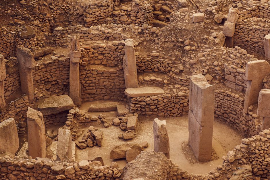 Descubra os 7 mistérios antigos das civilizações que ainda não foram resolvidos e suas implicações para a história